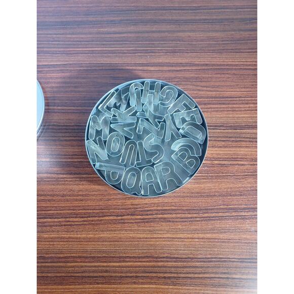 2003 Mini Alphabet’s Decorative Cookie Cutters set of 26 #1929 - Picture 2 of 3